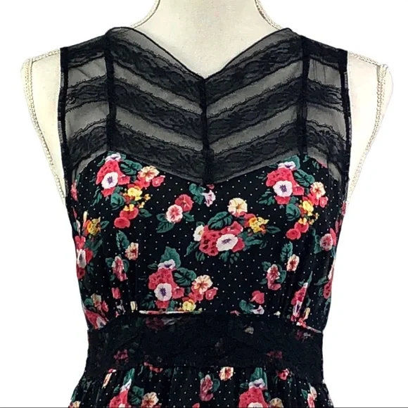 FREE PEOPLE | Black , boho,Floral,Lace, Peplum Top, sz small - Picture 2 of 5
